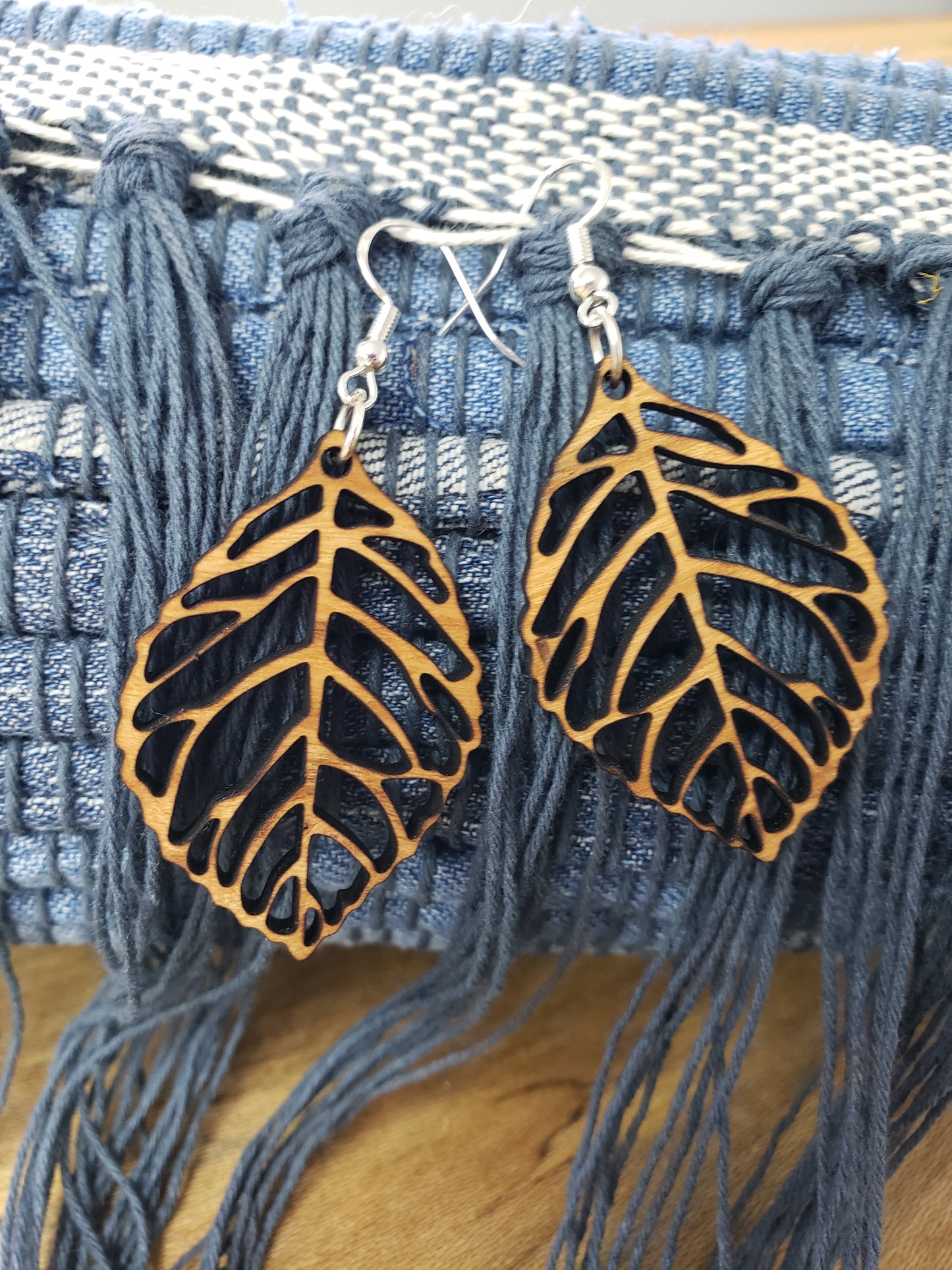 Elm Feuille Wooden Earrings