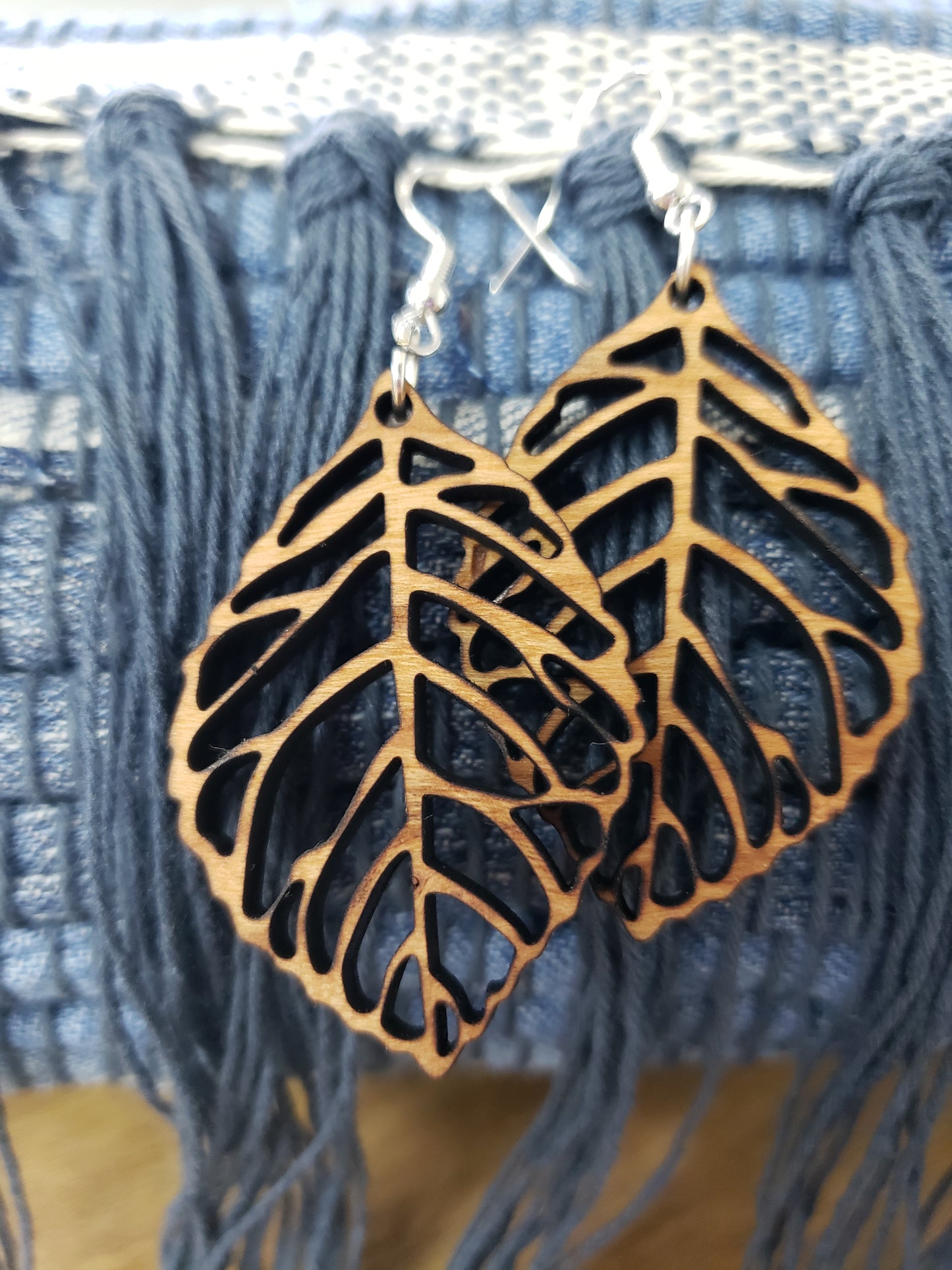 Elm Feuille Wooden Earrings